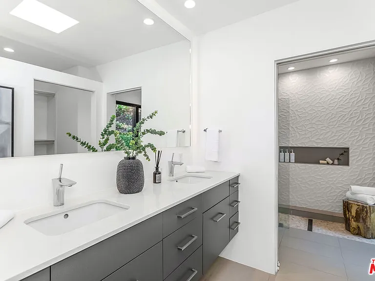 9834 Wanda Park Dr — Photo 6