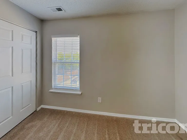 3032 Buttonwood Ln — Photo 10