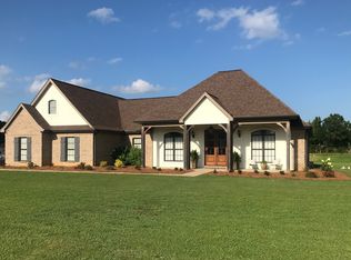 242 Sandstone Cir, Caledonia, MS 39740