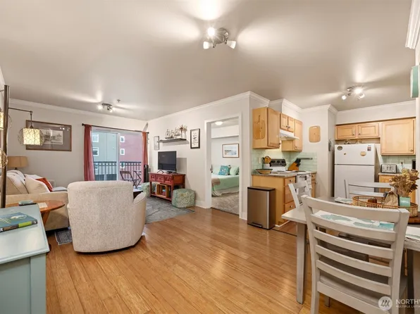 1001 N State Street #209, Bellingham, WA 98225