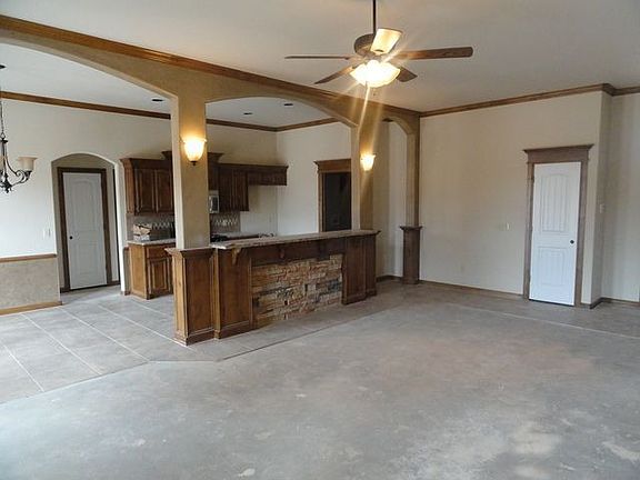 4th image of 3313 Sharon Dr