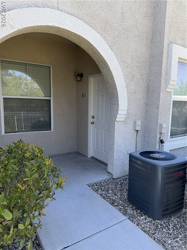 1 bed, 1.0 bath, 778 sqft, $1,450 — Photo 1