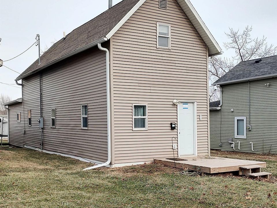 1st image of 610 E Linn St