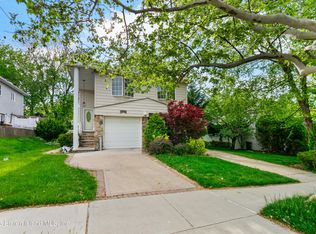 456 Mountainview Ave, Staten Island, NY 10314