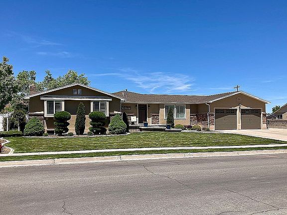 Fully landscaped front yard