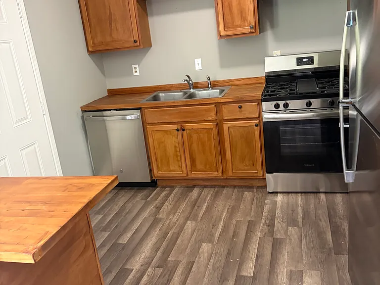 531 Carithers Rd — Photo 5