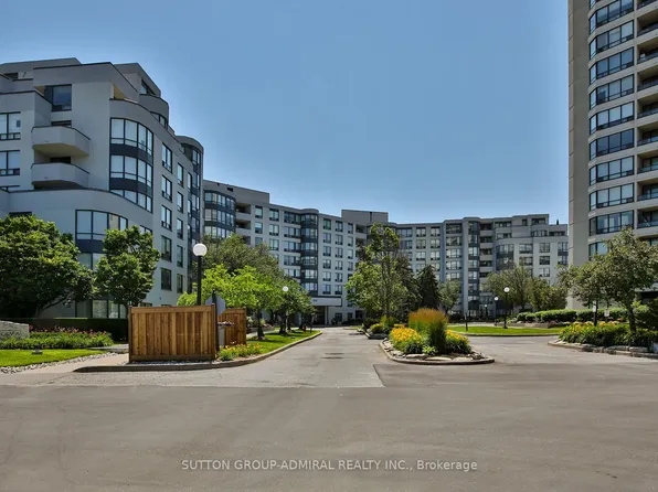 333 Clark Ave W #106, Vaughan, ON L4J 7K4