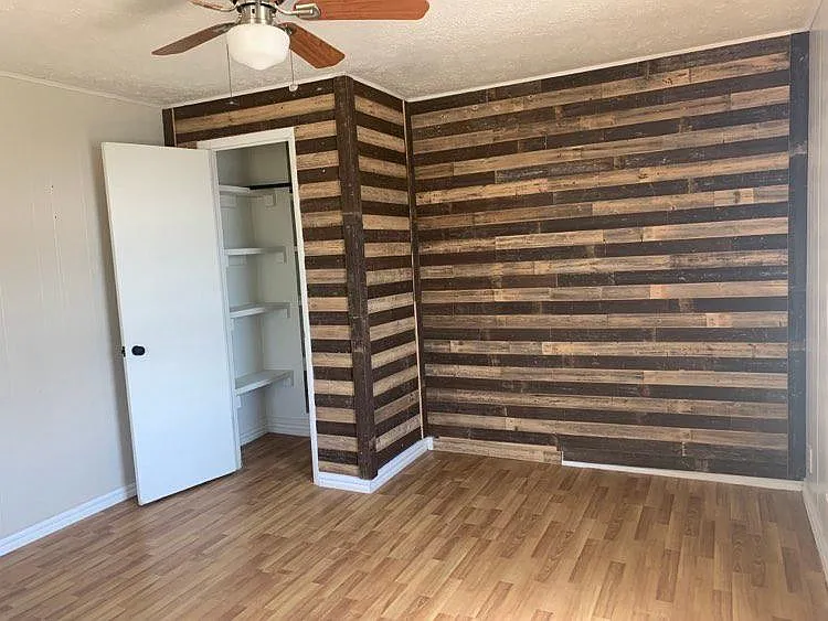 9405 E FM 174 — Photo 28