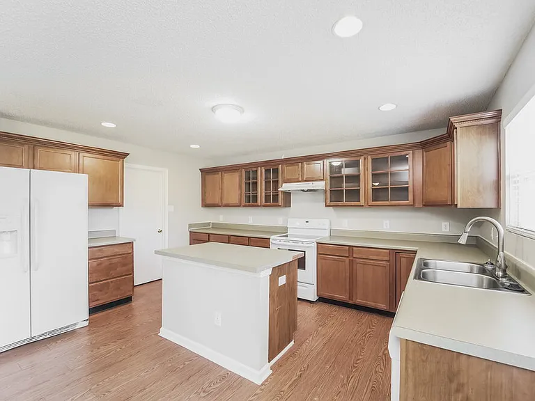 4490 Saint Catherines Ct — Photo 8