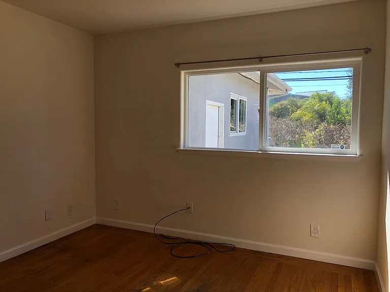2204 Menalto Ave — Photo 12