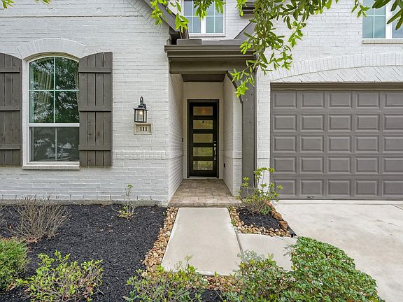 3rd image of 111 Liatris Ct