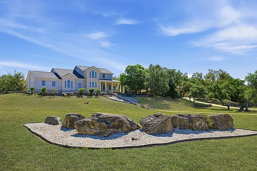 3011 River Way Photo 1