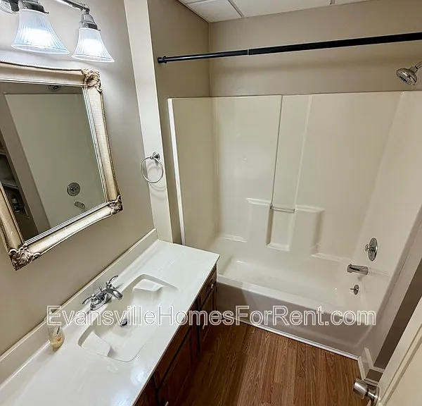 2502 W Delaware St — Photo 5