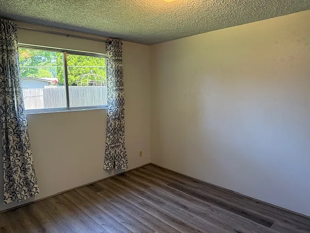 535 Clairmont Dr — Photo 6
