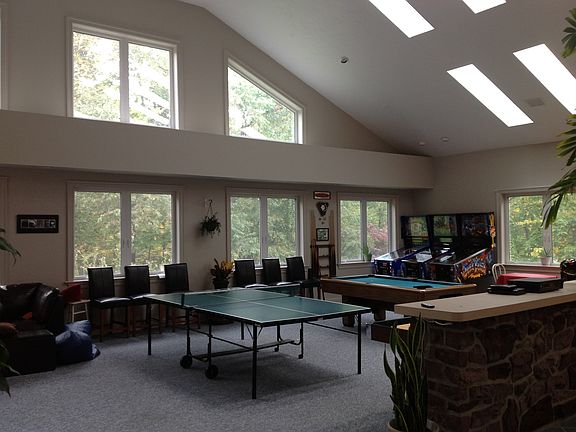 2400 sq ft gameroom
