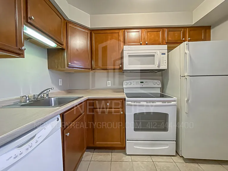 Aspen Court Apartments — Photo 11