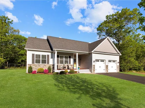 96 Teakwood Dr W, Coventry, RI 02816