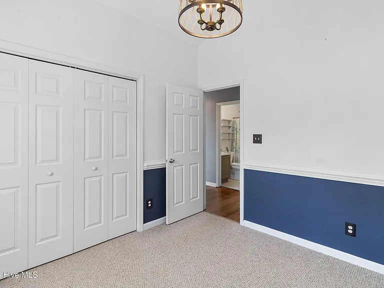 108 Camberly Ln — Photo 6