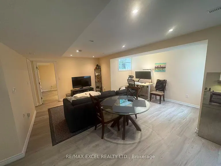 278 Ivy Jay Cres #BASEMENT — Photo 10