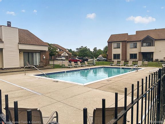 5th image of 6689 Ridgefield Cir APT 201