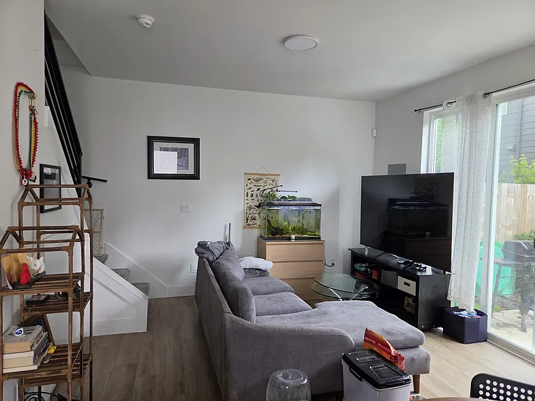 4705 NE 107th Ave — Photo 2