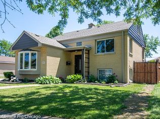 8935 Burlington Ave, Brookfield, IL 60513