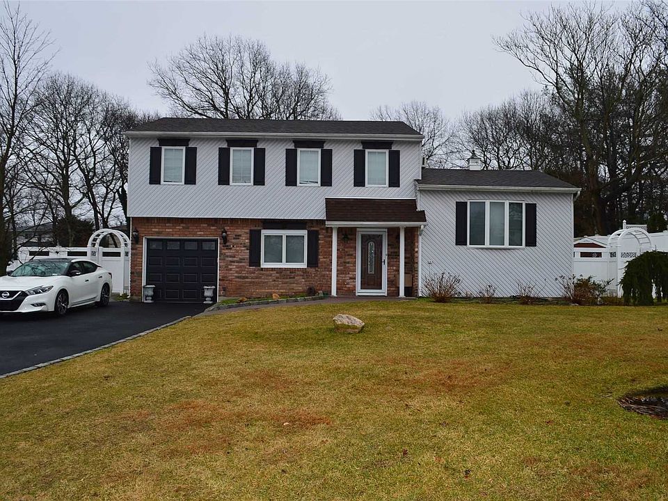 1st image of 19 Roberta Ave