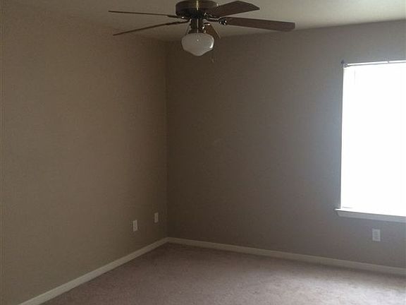 4th image of 3618 Hollyhock St
