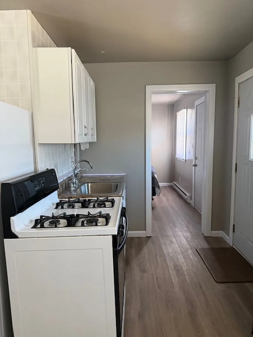 Mark V Apartments — Photo 2