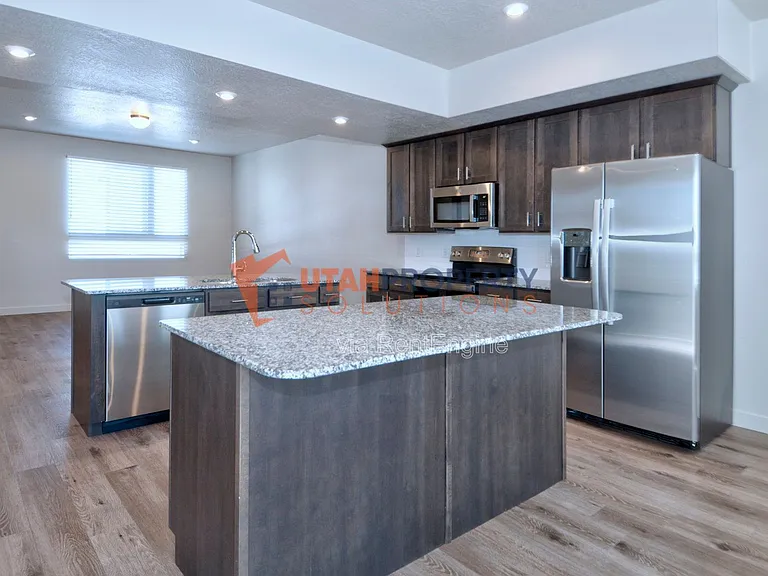 1025 W 400 S — Photo 10
