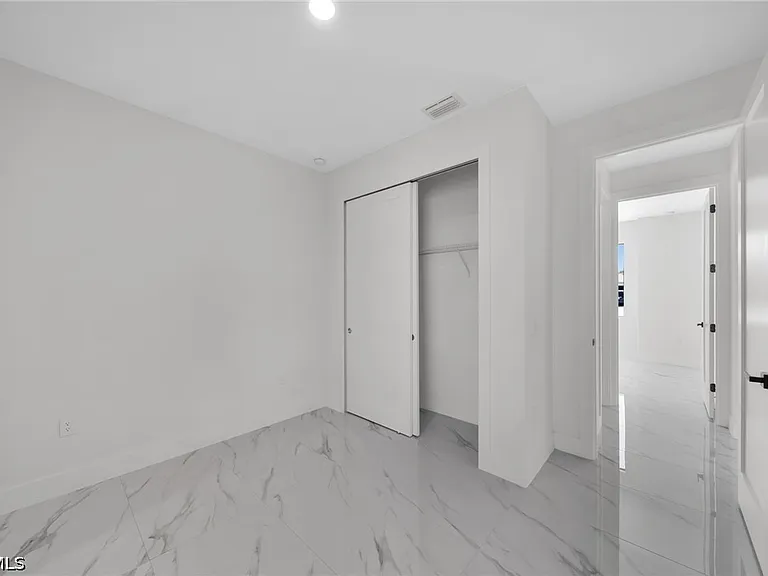 1426 NE 6th Ave — Photo 39
