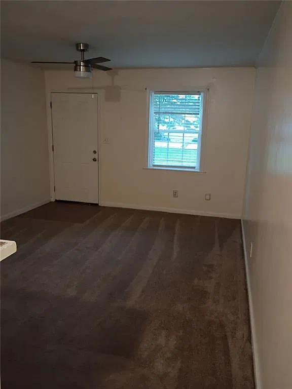 2 bed, 1.0 bath, 1602 sqft, $1,300 — Photo 4