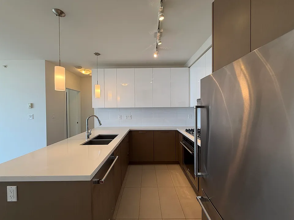 3080 Lincoln Ave #2605