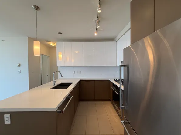 3080 Lincoln Ave #2605, Coquitlam, BC V3B 0L9
