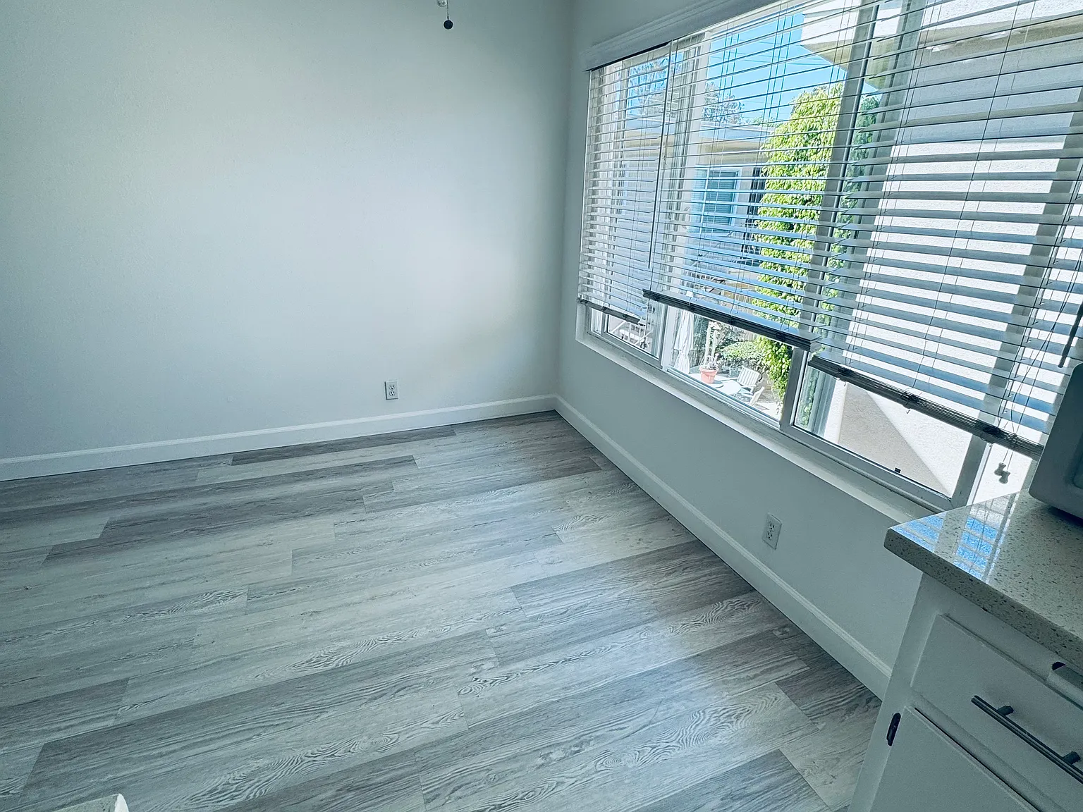 11305 Graham Pl — Photo 4