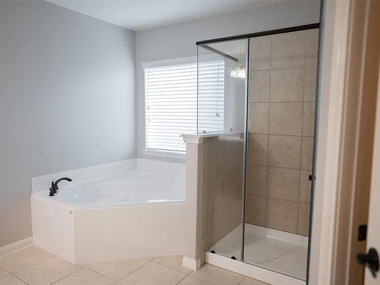 7635 Daisy Port Ln — Photo 8