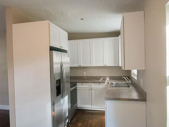 3rd image of 1140 Titus Ave