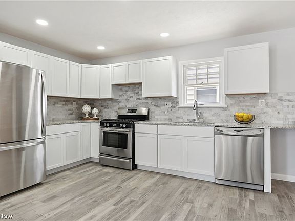 5th image of 12023 Willard Ave