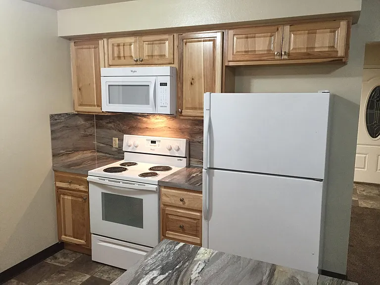 513 Bailey Dr — Photo 3