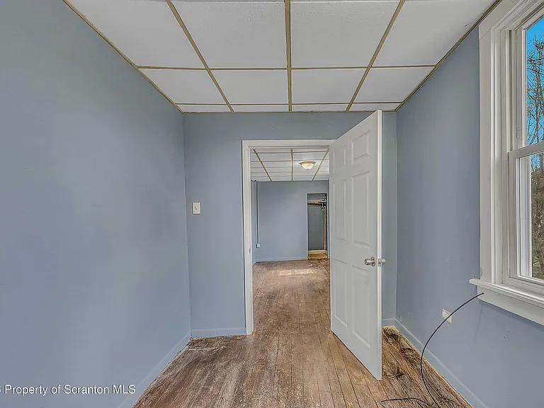 1019 S Webster Ave — Photo 7