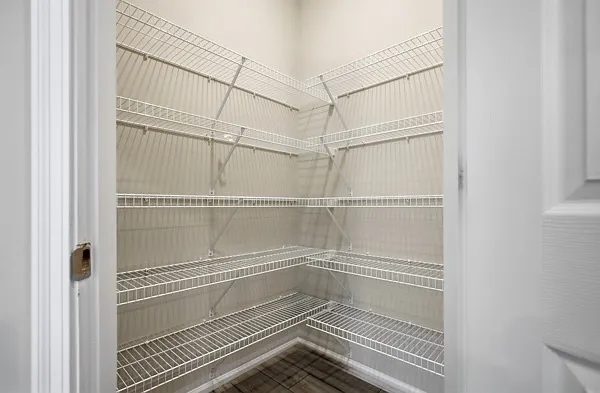 515 Kilkenny Ct — Photo 12