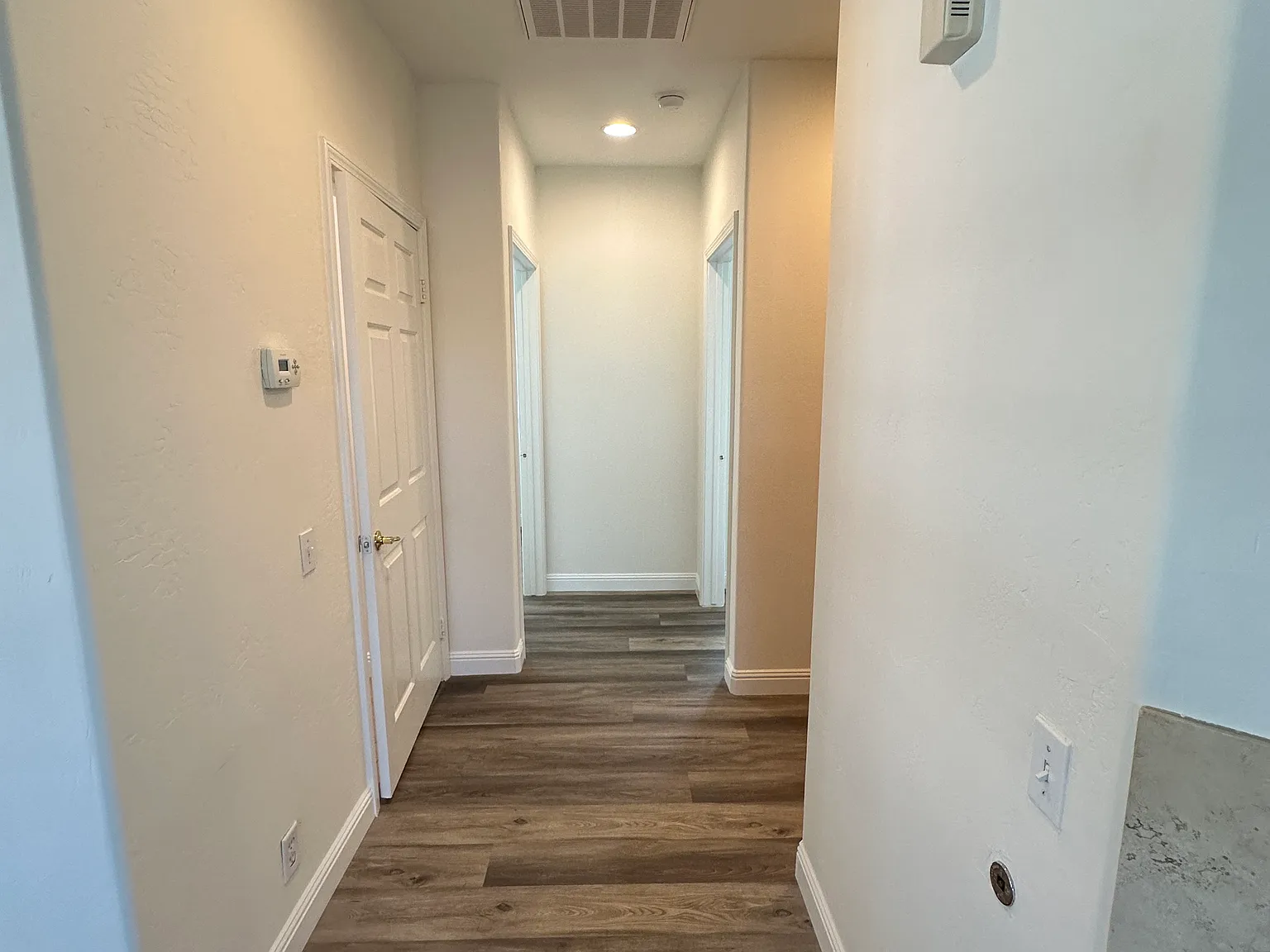 3 bed, 1233 sqft, $1,875 — Photo 4