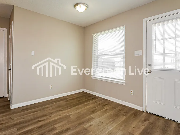 8402 Honey Dr — Photo 5