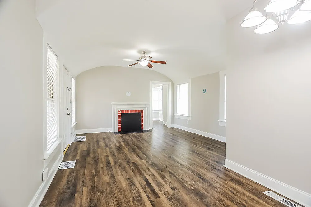 3 bed, 1.5 bath, 1406 sqft, $1,390 — Photo 4