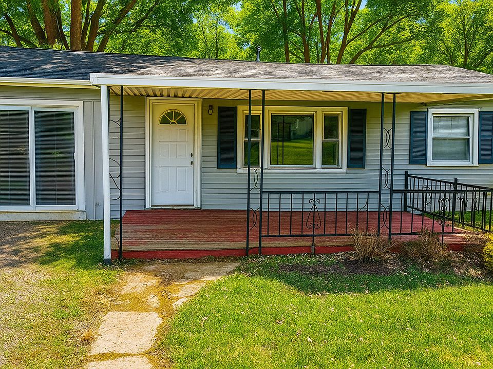 1st image of 1120 Pat Ln