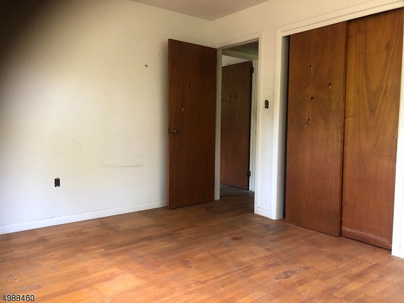 2nd image of 1387 Pleasant Valley Way