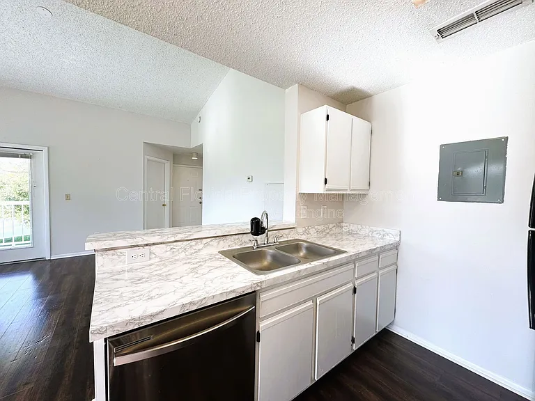 2608 Grassy Point Dr #206 — Photo 8