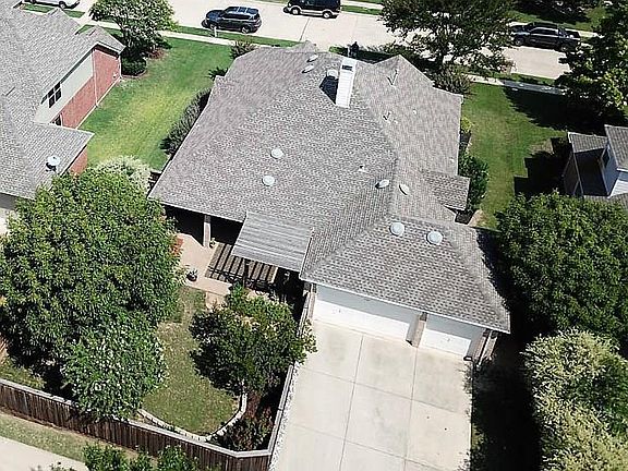 3rd image of 7907 Thistletree Ln