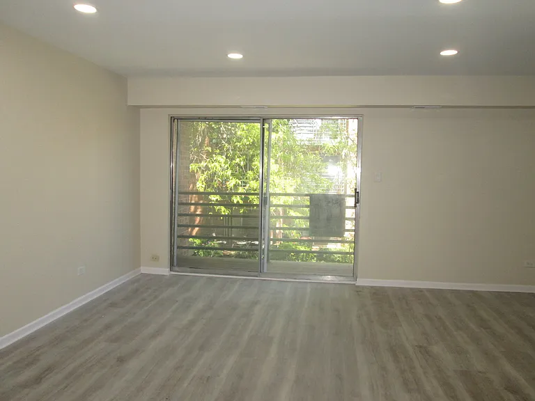 920 Casey Ct #4 — Photo 6
