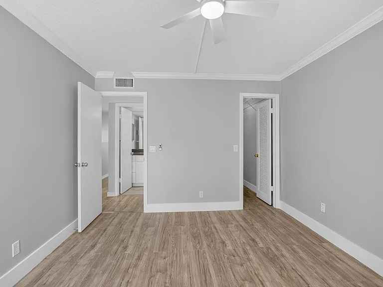 68 Normandy Ln #B — Photo 10